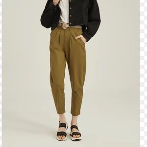 Women’s Balloon Pleated Cream Pants